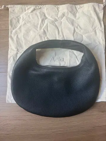 새상품급 Aeta 라운드 원숄더 핸드백 M