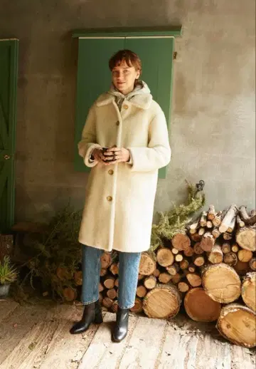 A.P.C. 아이보리 보아 코트 34