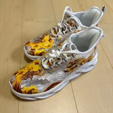 [미사용 새상품] 드래곤 패턴 신발 25.5cm 전후