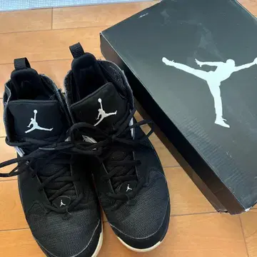 조던 블랙 하이컷 스니커즈