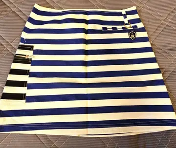 준앤로페 스커트 화이트 네이비 보더 골프웨어 JUN&ROPE