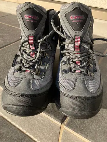 그레이 방수 트레킹 슈즈