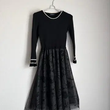 Luv4ever 블랙 도킹 니트 레이스 튤 롱 원피스