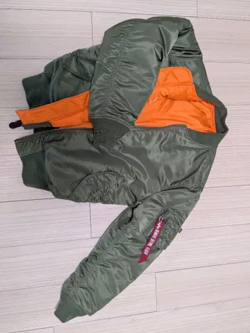 MA-1 플라이트 자켓 올리브 그린