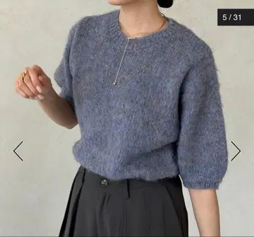 [Thevon] 모헤어 터치 MIX 하프 슬리브 니트