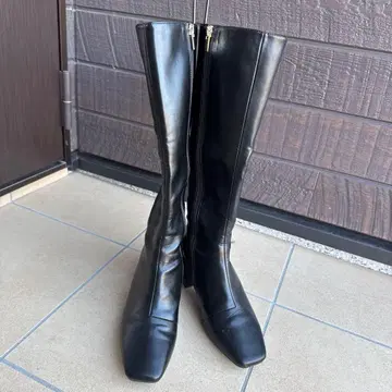 블랙 스퀘어토 롱 부츠