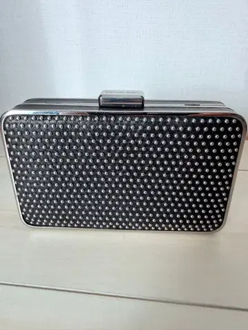 MICHAEL KORS 스터드 장식 블랙 클러치백
