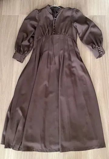 브라운 새틴 원피스