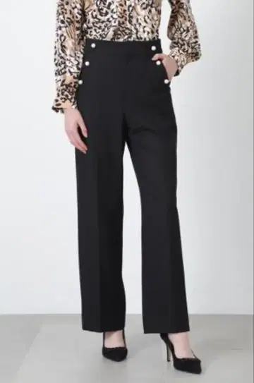 펄 버튼 세미 와이드 팬츠 핑키앤다이안