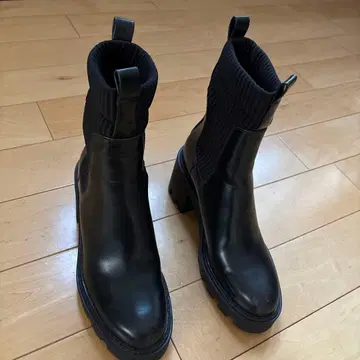 ZARA 통굽 부츠 숏 블랙