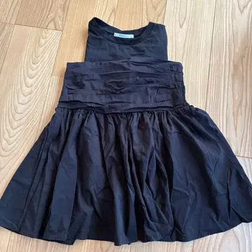 완판템, 새상품급! 엘렌딕 블랙 슬리브리스 튜닉