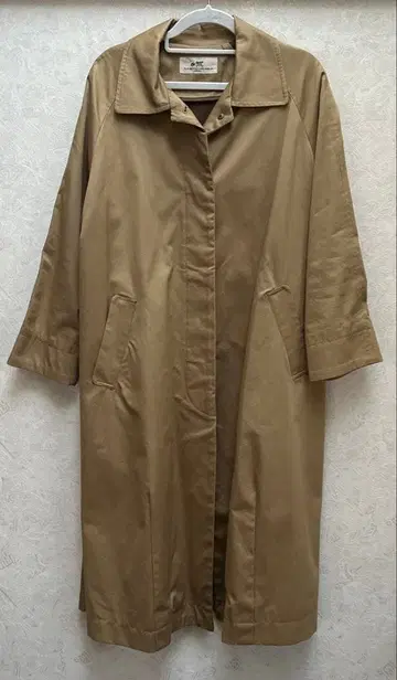 안드마이라 베이지 롱 코트 안감 부착