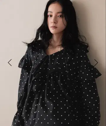 로리즈팜 프릴 튜닉 블라우스 도트