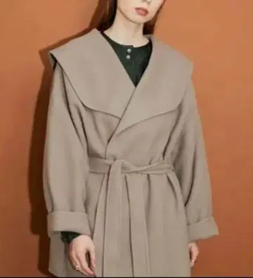 마드모아젤 로페 숄카라 리버 코트