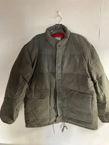 올리브 그린 다운 자켓