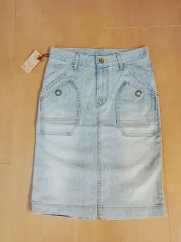 라이트 블루 데님 타이트 스커트