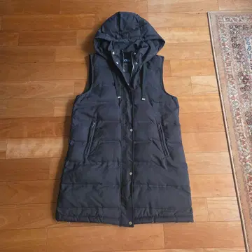 ZARA 후드 부착 블랙 다운 베스트