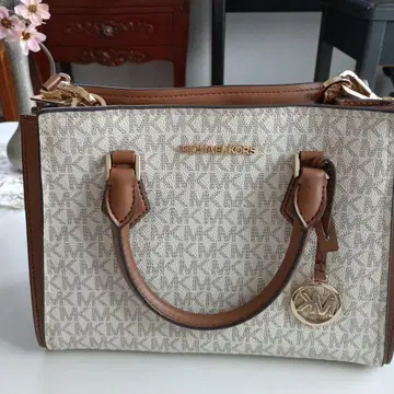 마이클코어스 숄더백