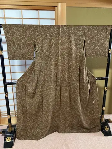 여름 기모노 세로 명주 크레이프 원단 호리히로시 짙은 갈색에 토끼