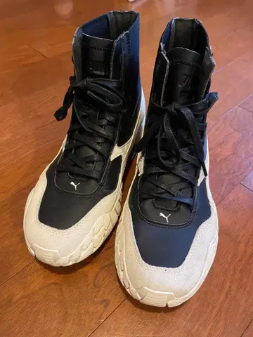 Puma 하이컷 스니커즈 블랙/화이트