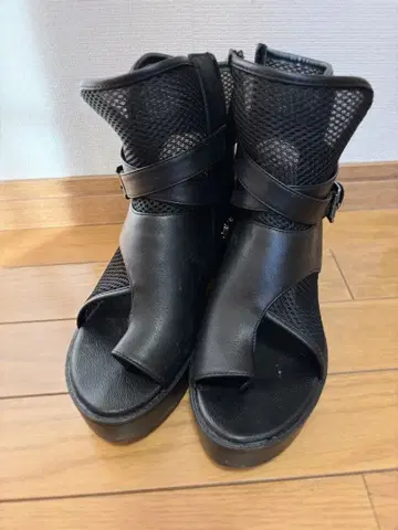 메쉬 웨지 샌들 통굽 블랙