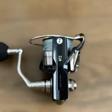 새상품급 DAIWA CERTATE 4000 낚시릴