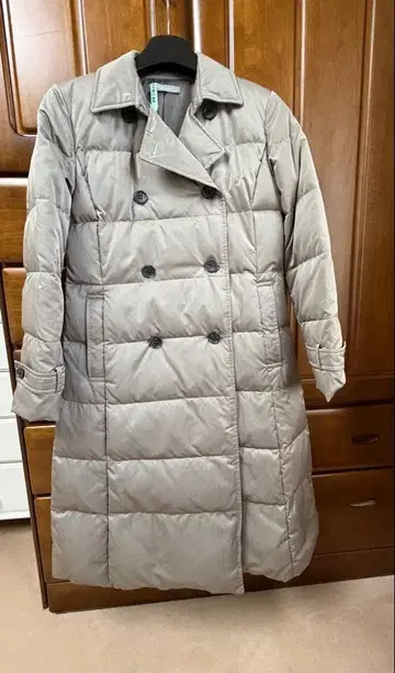 띠어리 루스 (38) 다운 코트