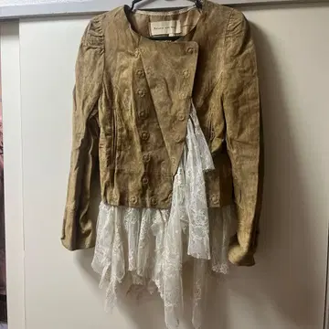 Balcony and Bed 노카라 레이스 부착 자켓