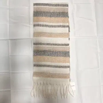 스트라이프 디자인의 울 머플러