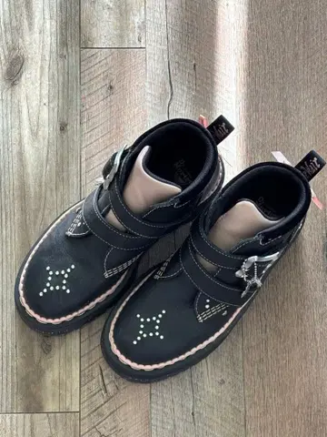 [ 새상품 ] 닥터마틴 부츠 발렌타인 겨울 빈티지 레어 24cm