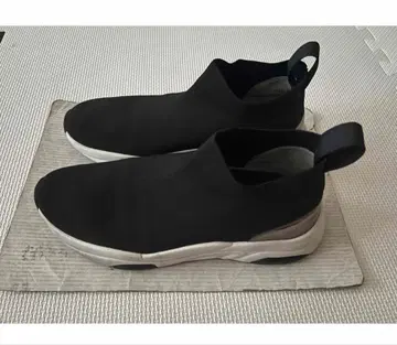 +diana 블랙 슬립온 스니커즈