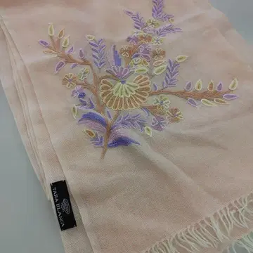 3423 TARA BLANCA 자수 숄