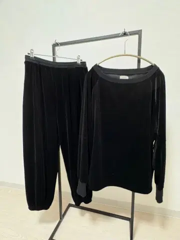 앰프 팜므 구매 Je t'aime Unpen Femme 벨로아 셋업