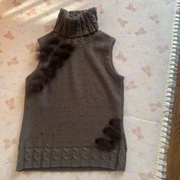 브라운 니트 터틀넥 베스트