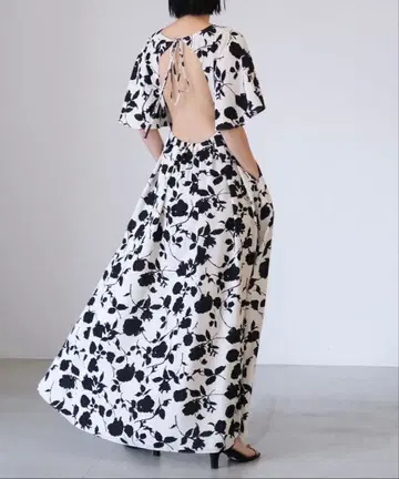 akte 반팔 백 오픈 원피스 화이트