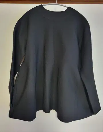 [안피로] 워셔블 폼 니트 블랙