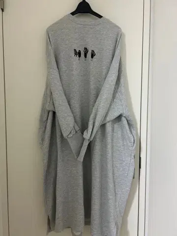 그라니프 뷰티풀 섀도우 맨투맨 원피스