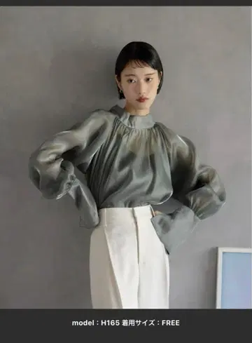 MINERTE [포멀] 빅커프스 호일 오간자 블라우스