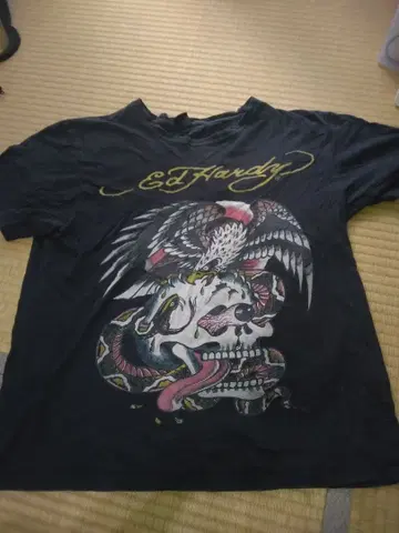 ED Hardy 스컬 그래픽 티셔츠