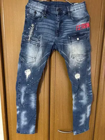 데미지 가공 슬림핏 데님 팬츠