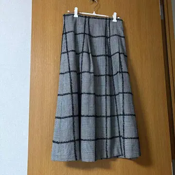 유나이티드 애로우즈 플레어 스커트