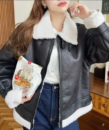 블랙 보아 부착 합성 피혁 자켓 M 사이즈