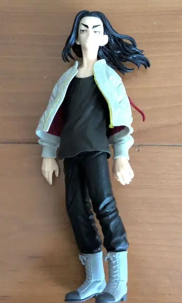 도쿄 리벤저스 제1대 대장 바지 케이스케 제일복권 피규어