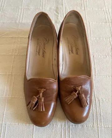 리갈 태슬 달린 브라운 로퍼