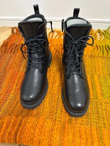 우사기야 레이스업 부츠 블랙 23.5