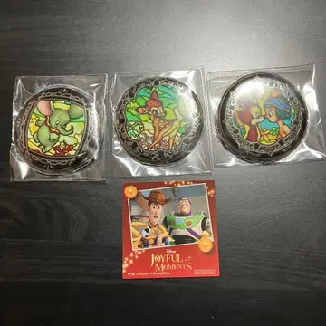 디즈니 금 배지 3점