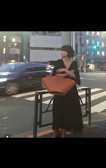 로렌 마누지안 LAUREN MANOOGIAN 토트백