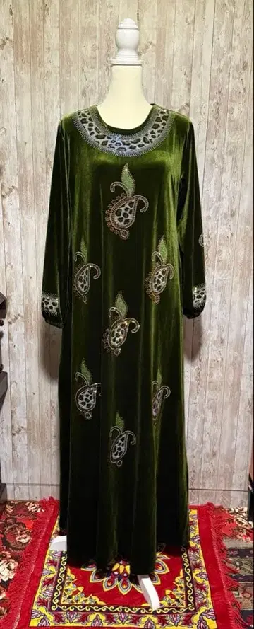 우즈베키스탄 제 스트레치 벨벳 다크 그린 롱 원피스