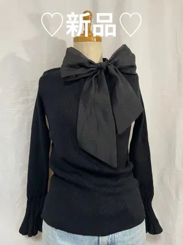 새상품 리본 포함 프릴 소매 니트 스웨터 블랙