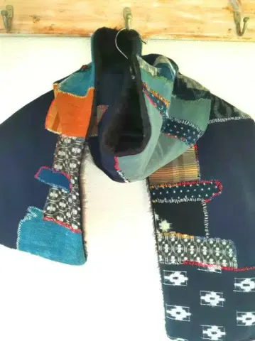 패치워크 디자인 스톨 네이비 계열